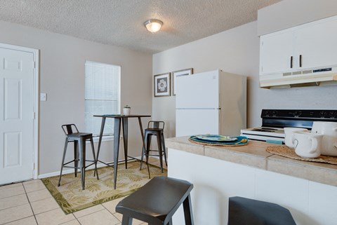 Gourmet Kitchen at South Park Apartments, San Antonio, TX