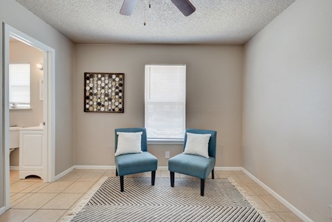 Relaxing Sitting Area at South Park Apartments, San Antonio, TX, 78221