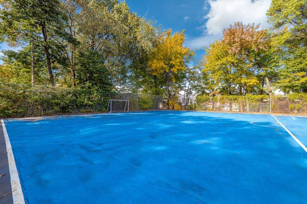 Sports Court at Cedar Run Apartments, Memphis, 38115