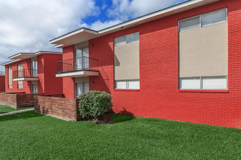 Green Outdoor Spaces at Boston Woods Apartments, San Antonio TX