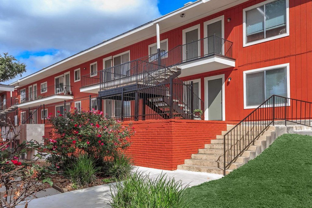 Property Exterior at Boston Woods Apartments, Texas, 78201