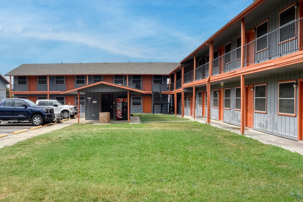 The Crossings At Montrose Apartments, 427 Montrose Ave, San Antonio, TX