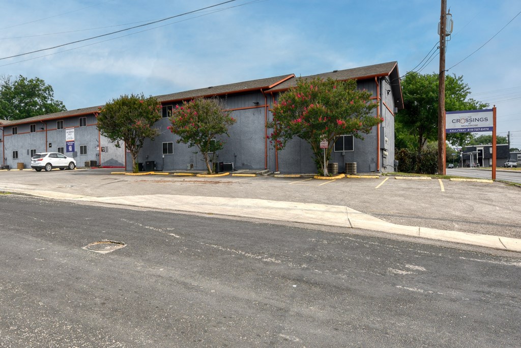 The Crossings At Montrose Apartments, 427 Montrose Ave, San Antonio, TX