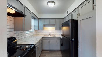 newly renovated gladstone missouri apartment rental - Photo Gallery 3
