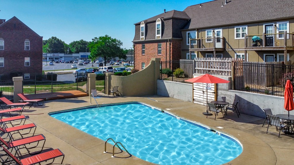 beautiful pool gladstone missouri apartment rental