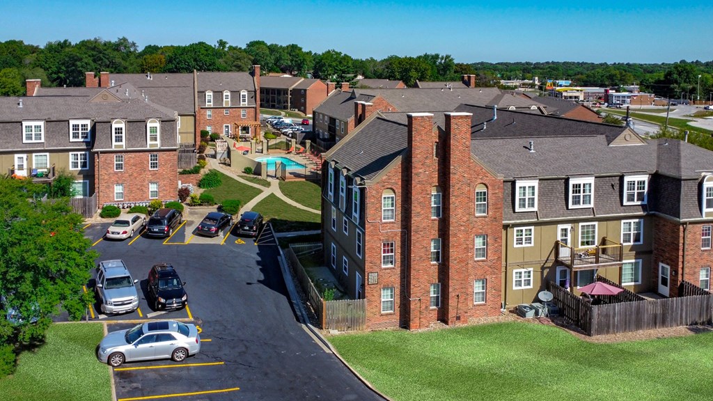 plenty of parking spaces gladstone missouri apartment rental