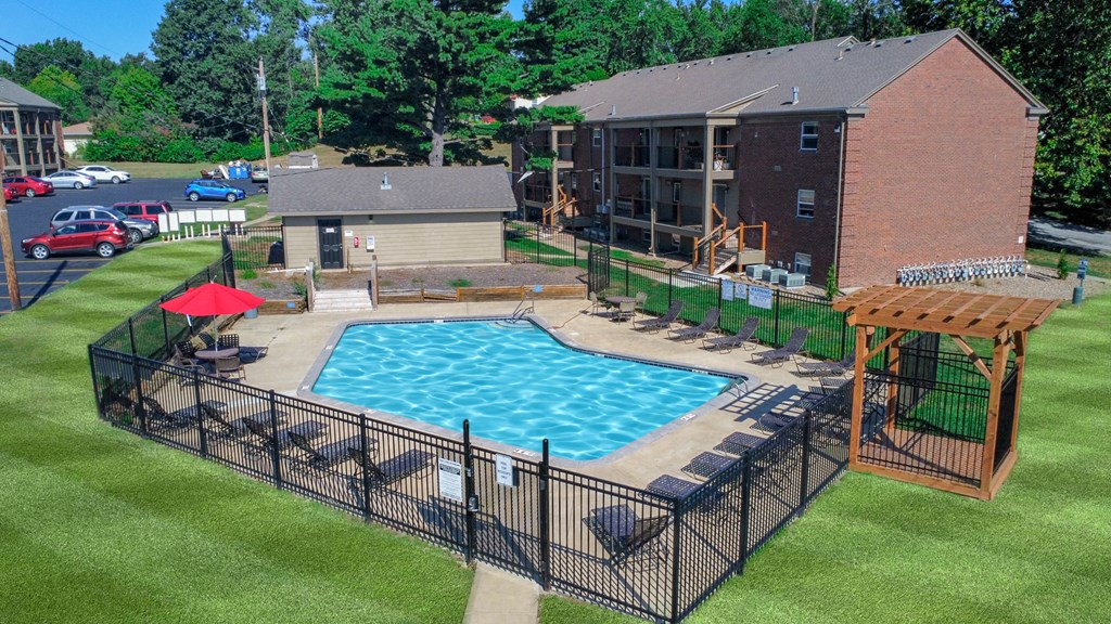 gladstone missouri apartment rental near meadow brook park