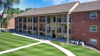 oakwood manor elementary school gladstone missouri apartment rental - Photo Gallery 26