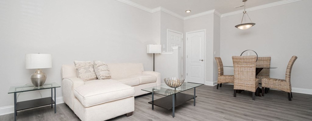 Brentmoor Apartment Homes in Raleigh/Durham offer a variety of signature floor plans, first-class amenities, and in-demand locations, convenient to schools, restaurants and major expressways. Take a tour of our model apartment available now in some of the Triangle's most popular areas, including Raleigh, Durham, Apex, Hillsborough, Holly Springs, Rolesville and Wake Forest.