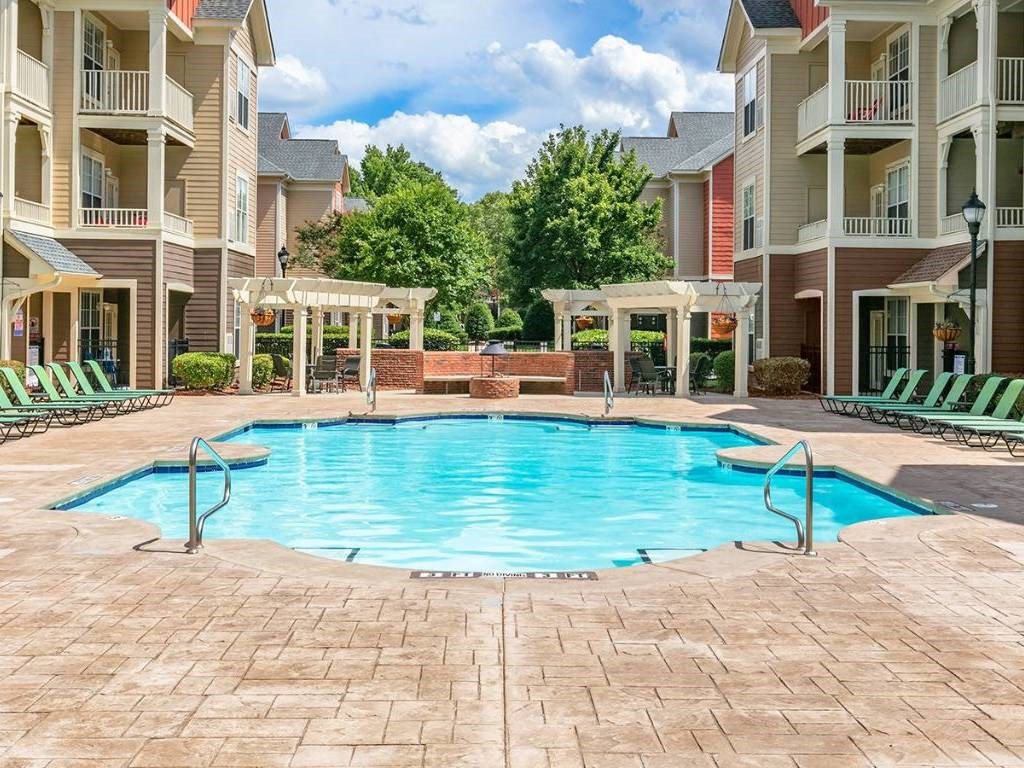 Brentmoor Apartment Homes in Raleigh/Durham offer a variety of signature floor plans, first-class amenities, and in-demand locations, convenient to schools, restaurants and major expressways. Take a tour of our model apartment available now in some of the Triangle's most popular areas, including Raleigh, Durham, Apex, Hillsborough, Holly Springs, Rolesville and Wake Forest.