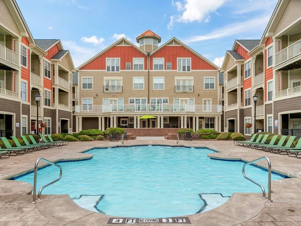 Brentmoor Apartment Homes in Raleigh/Durham offer a variety of signature floor plans, first-class amenities, and in-demand locations, convenient to schools, restaurants and major expressways. Take a tour of our model apartment available now in some of the Triangle's most popular areas, including Raleigh, Durham, Apex, Hillsborough, Holly Springs, Rolesville and Wake Forest.