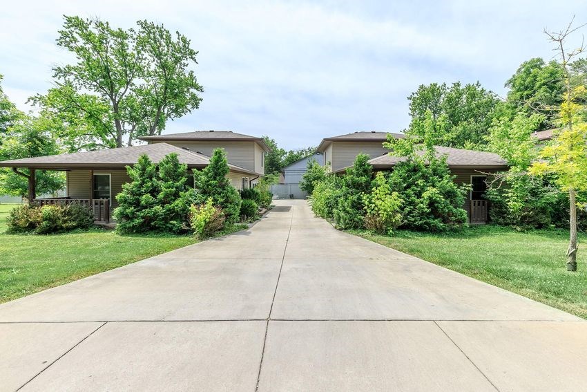 Regency Court Apartments