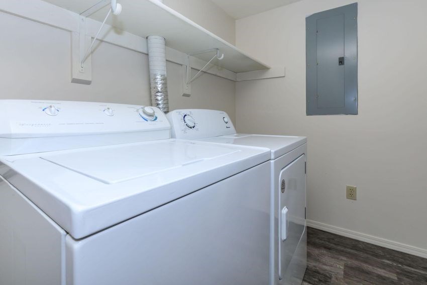 Regency Court Apartments