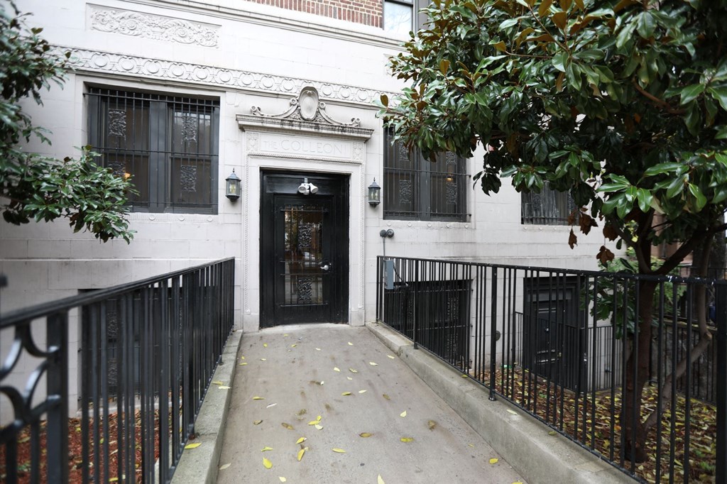 the building in which the apartment is located