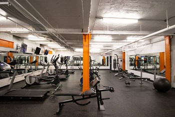 Clinton Street Lofts Fitness Gym - Photo Gallery 3