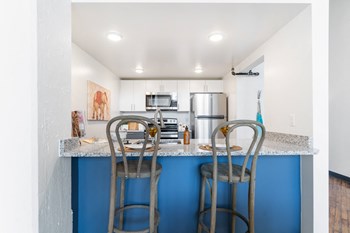 J-centrel affordable apartments living Philadelphia - Photo Gallery 6