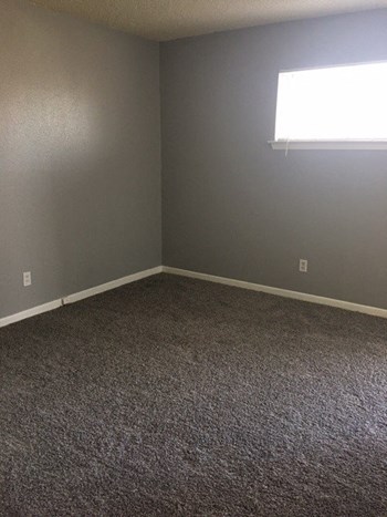 5660 N May Ave 1-2 Beds Apartment for Rent - Photo Gallery 6
