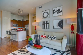 1725 Crescent Plaza 1-3 Beds Apartment for Rent - Photo Gallery 5