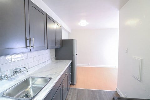 1233 Yonge Street 1-2 Beds Apartment for Rent