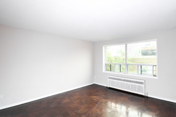 156 Kingston Road Studio-1 Bed Apartment for Rent - Photo Gallery 3