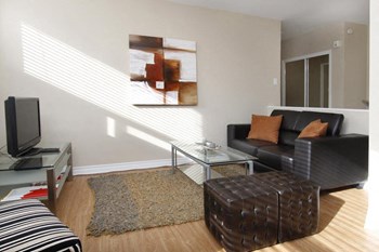 468 Ottawa Street N. 1-2 Beds Apartment for Rent - Photo Gallery 6