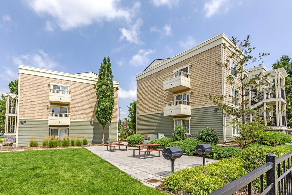 the preserve at ballantyne commons apartments patio and garden