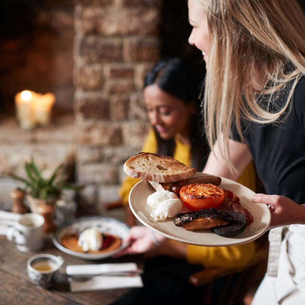 Food Service at Brim and Crown, Norwalk