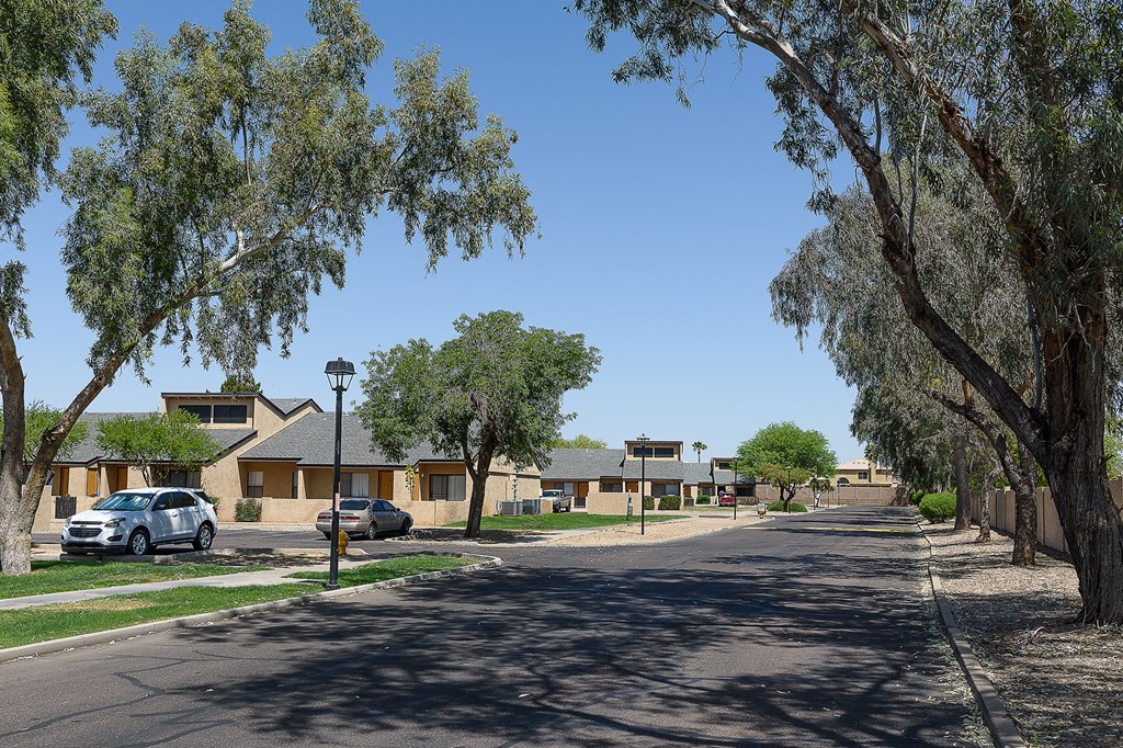 Peoria Apartments- The Flats at Peoria- exterior