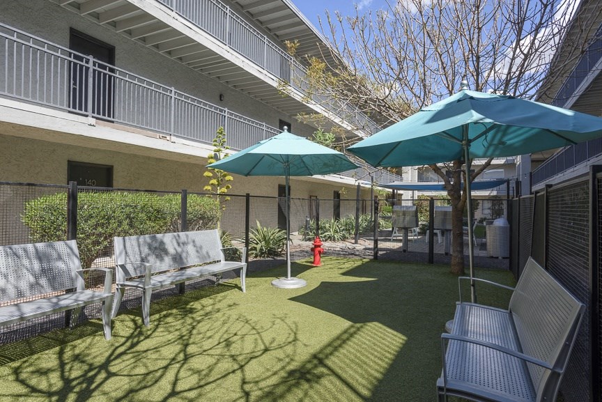 Pheonix Apartments- Icon on Central- exterior-courtyard