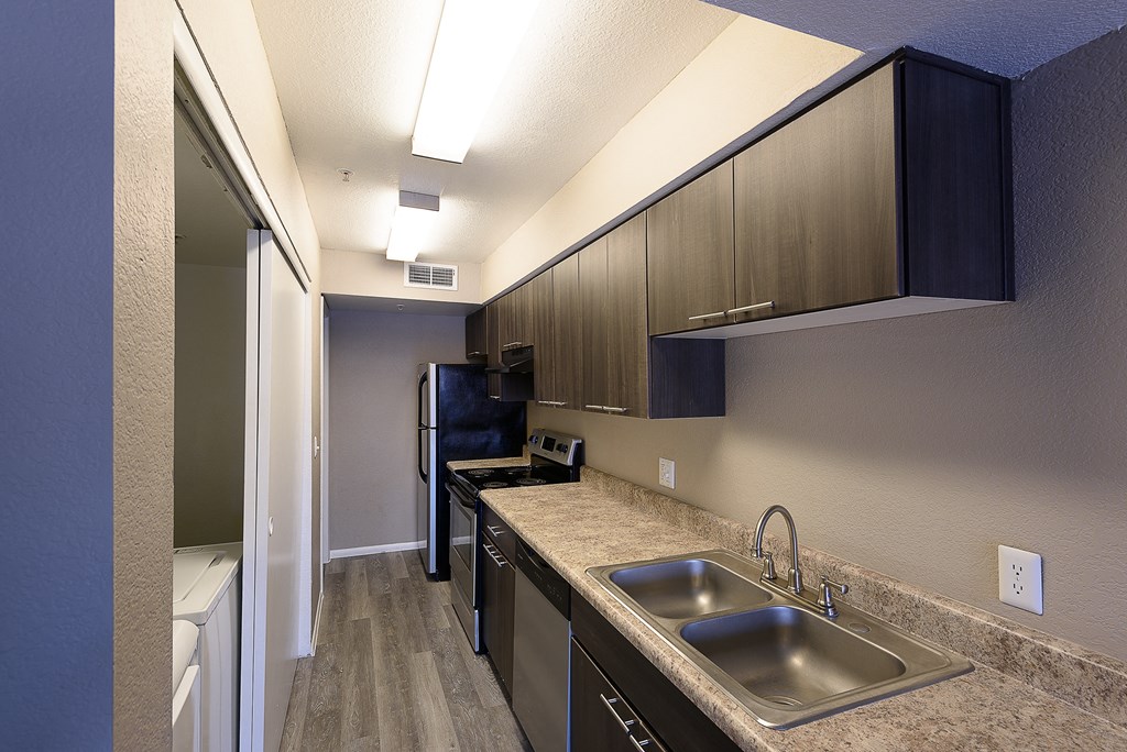Peoria Apartments- The Flats at Peoria- kitchen