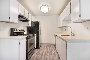 Tacoma Apartments - Miramonte Apartments - kitchen