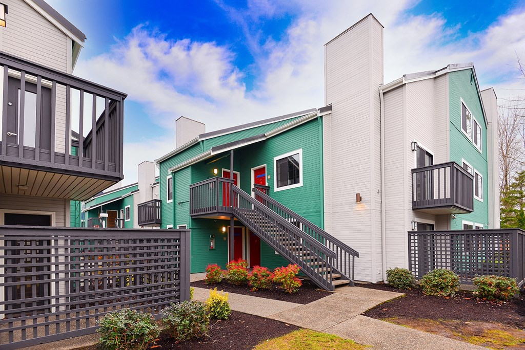 Kent Apartments- Astral Apartments- exterior view