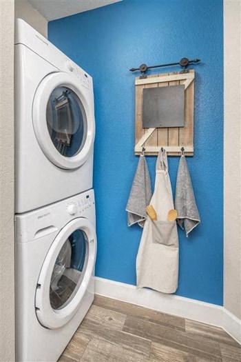 Laundry - Photo Gallery 11