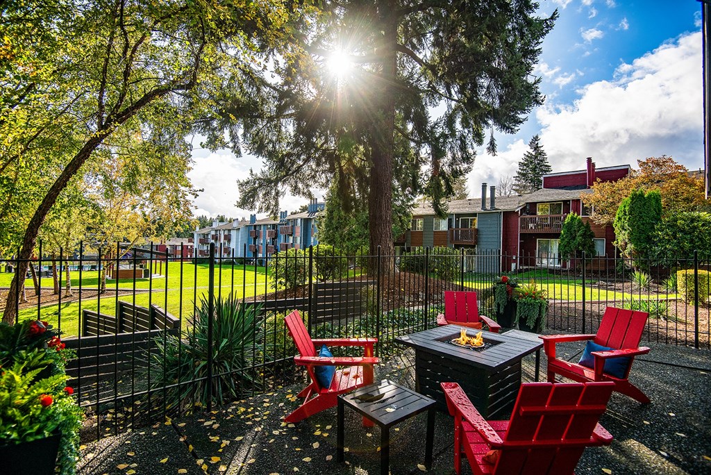Brookstone Apartments in Seatac Firepit