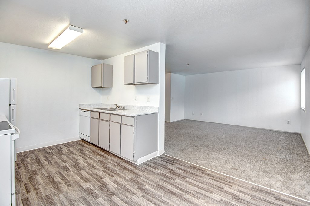 Tacoma Apartments- Heatherstone Apartments- kitchen