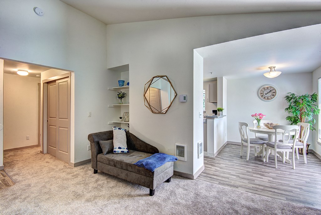 Tacoma Apartments- Heatherstone Apartments-living room
