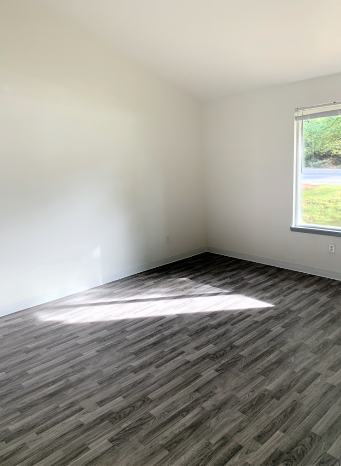 Steilacoom Apartments - Harbor Oaks Apartments - Living Room