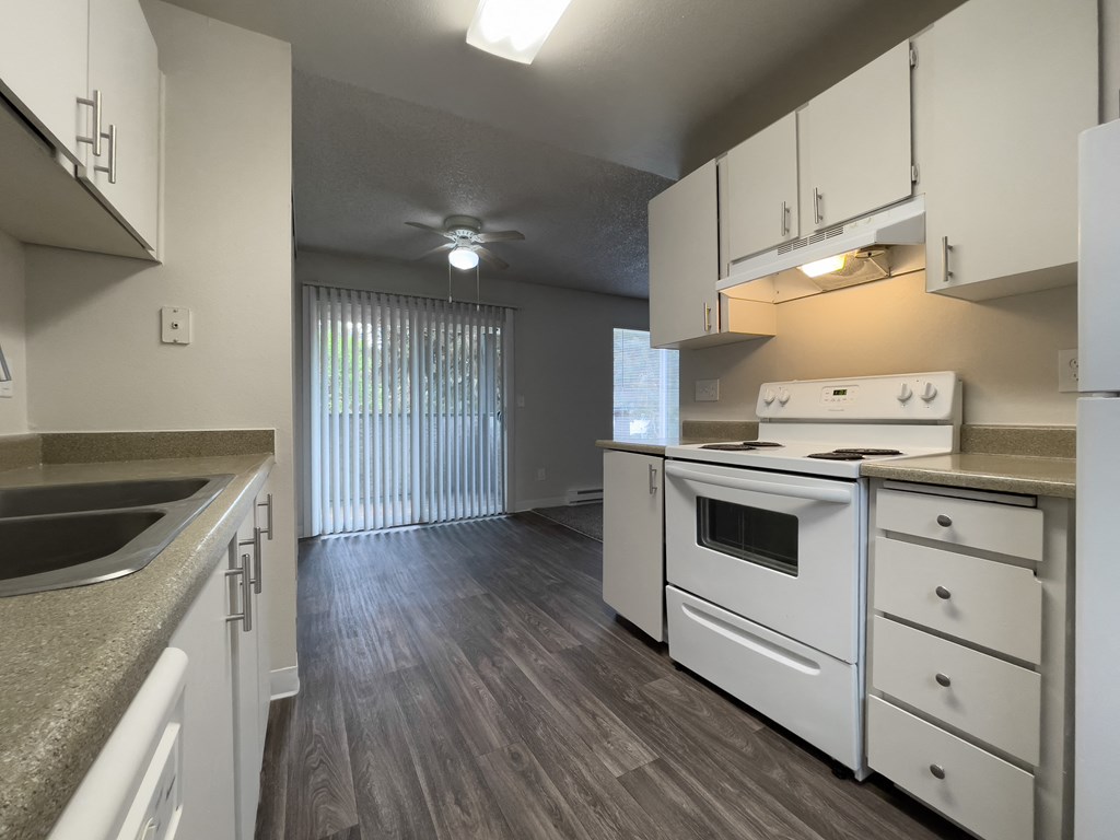 Lakewood Apartments - Arbor Pointe Apartments - Kitchen