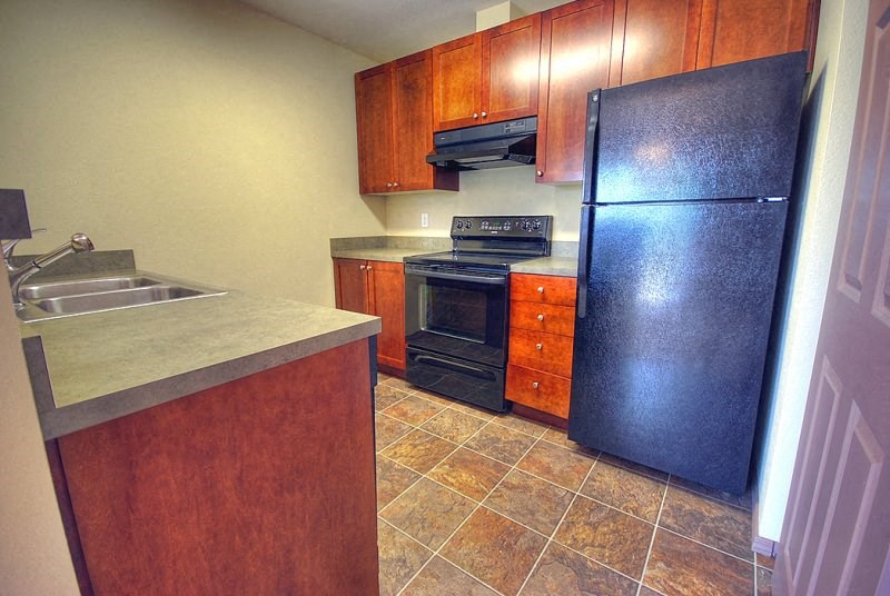 Tacoma Apartments- Heatherstone Apartments-kitchen