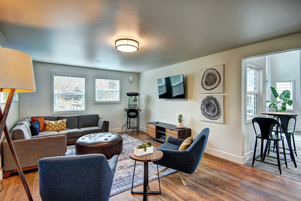 Everett Apartments-  The Lynx Apartments Clubhouse