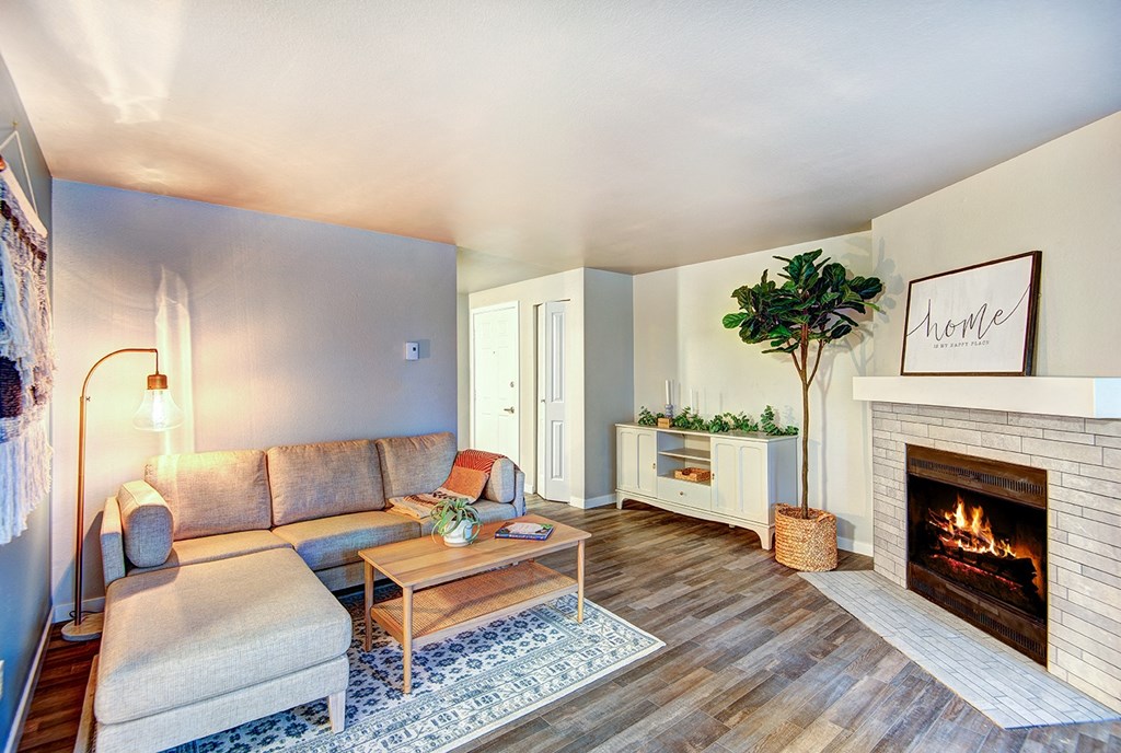 Everett Apartments-  The Lynx Apartments  Livingroom with Fireplace