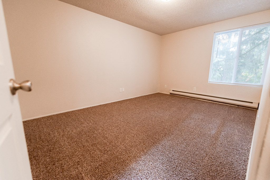 Lakewood Apartments - Bellmary Park Apartments - Bedroom