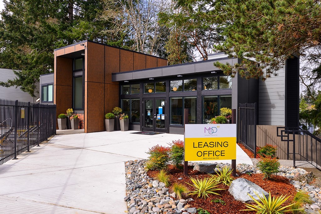 Lakewood Apartments - MOD 83 Apartments - Leasing Office 1