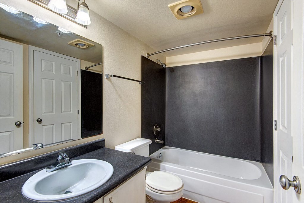 Bathroom with bath tub at Ellis Court Apartments, Seattle, WA, 98121