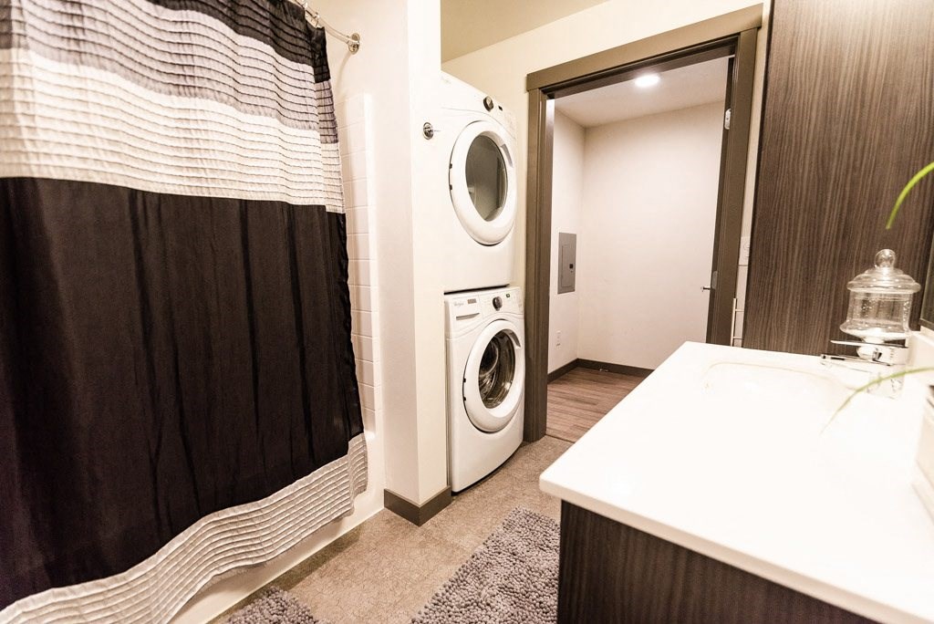 Seattle Apartments - Icon Apartments - Laundry and Bathroom
