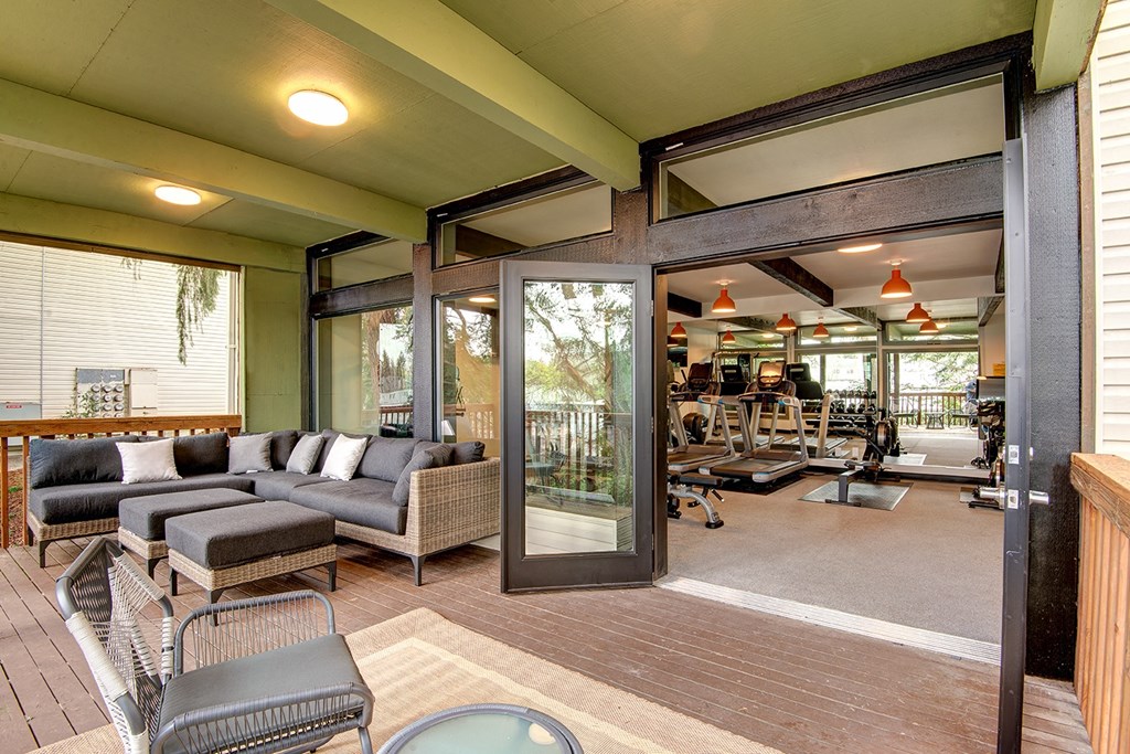 Lakewood Apartments - MOD 83 Apartments - Leasing Office 2