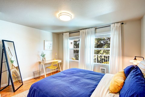 Bedroom at The Lynx Apartments, Everett, Washington