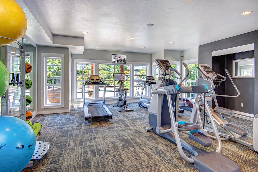 Gym at Deer Creek Apartments, Washington