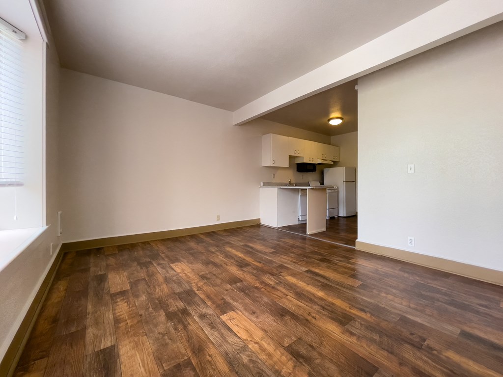 Seattle Apartments - Zindorf Apartments - living area