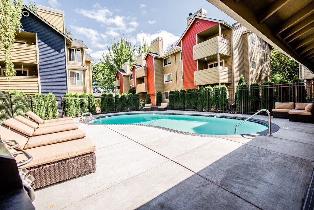 Puyallup Apartments - Cambridge on Seventh Apartments - Pool at Cambridge on Seventh, Puyallup, WA